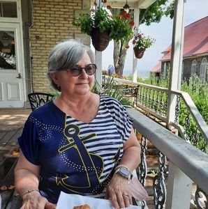 Meet your Posher, Danielle